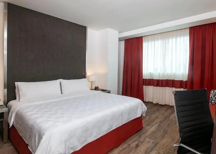 Hotel Zona Centro By Ihg 4*